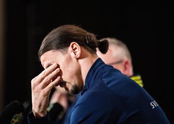 فيديو إبراهيموفيتش يبكي بعد عودته إلى منتخب السويد