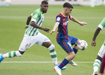باريس سان جيرمان يراقب وضع لاعب برشلونة لضمه في الصيف