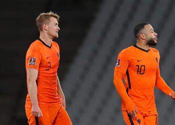 دي ليخت الخوف ضرب تركيا بعد تسجيلنا هدفين والحكم أخطأ