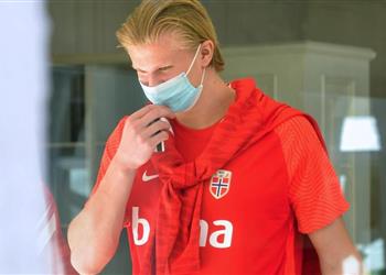 خبير قانوني برشلونة لديه الإمكانيات للتعاقد مع هالاند