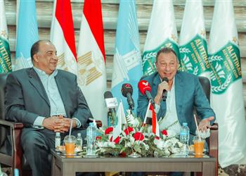 الخطيب أنتظر زيارة رئيس الاتحاد السكندري لـ الأهلي ويتبادل الهدايا التذكارية مع مصيلحي