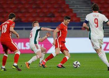 ليفاندوفسكي ينقذ بولندا ويقودها لتعادل صعب مع المجر في تصفيات كأس العالم