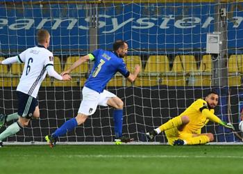 كيلليني بعد فوز إيطاليا أمام أيرلندا الشمالية استمتعت وتنتظرنا اختبارات أكثر صرامة