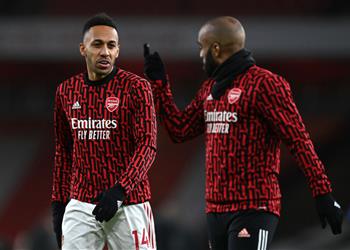 أتلتيكو مدريد وإشبيلية وروما يتنافسون على ضم مهاجم آرسنال