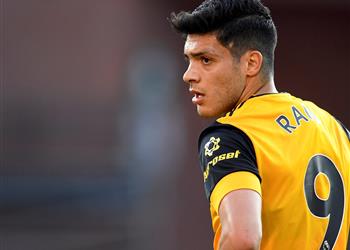 راؤول خيمينيز يثير القلق في ولفرهامبتون