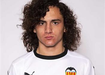 برشلونة يتحرك لضم لاعب فالنسيا الشاب منافس ا يوفنتوس