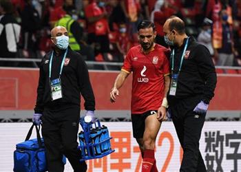 تقارير أزمة في الأهلي بسبب طبيب منتخب تونس والتحقيق بشأن إصابة علي معلول