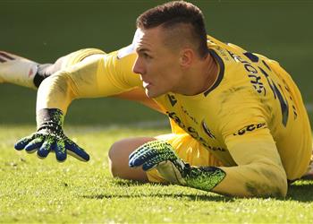 إصابة حارس بولندا بفيروس كورونا قبل مواجهة إنجلترا