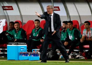 سانتوس الحكم اعتذر عن عدم احتساب هدف رونالدو أمام صربيا لكن هذا لن يحل المشكلة