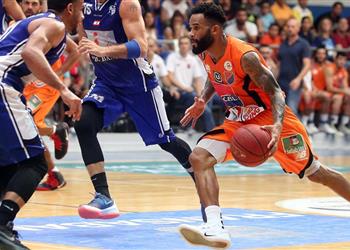 سلة الزمالك لـ بطولات والتر هودج صرف مستحقاته المتأخرة وسيتواجد أمام الأهلي