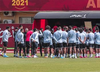 مران الأهلي موسيماني يحاضر اللاعبين وتقسيمة قوية استعداد ا للمريخ