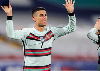 حكم مباراة صربيا يعترف اعتذرت لمنتخب البرتغال عن إلغاء هدف رونالدو