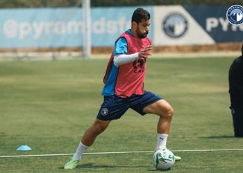 عبد الله السعيد ورمضان صبحي يشاركان في تدريبات بيراميدز