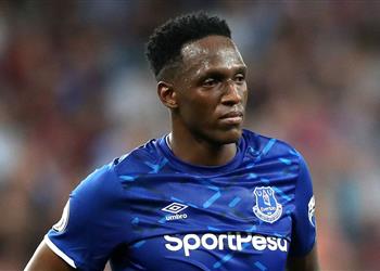 إيفرتون يستغل ياري مينا لحسم صفقة كوليبالي في الصيف