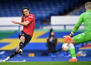 مانشستر يونايتد يجتمع بـ كافاني لإقناعه بتجديد عقده