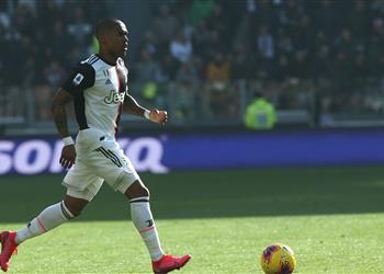 وكيل كوستا يؤكد تيجيريس يرغب في ضم دوجلاس