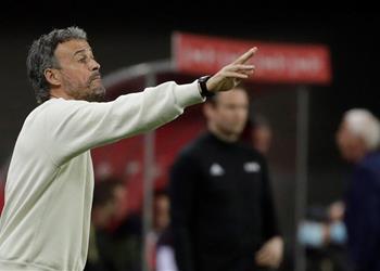 تقارير الأسانسير سر تأخر لويس إنريكي عن مباراة إسبانيا وكوسوفو