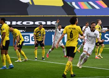 فيديو بوروسيا دورتموند يسقط أمام فرانكفورت بثنائية في البروفة الأخيرة قبل مواجهة مانشستر سيتي