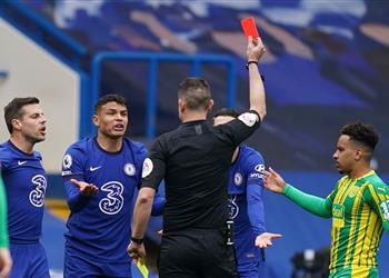 توخيل يلوم جورجينيو على طرد تياجو سيلفا أمام وست بروميتش