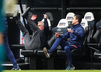 بالفيديو توتنهام يسقط في فخ التعادل القاتل أمام نيوكاسل بالدوري الإنجليزي