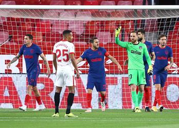 الم نقذ فيديو أوبلاك ي حقق إنجاز ا مميز ا بعد التصدي لـ ركلة جزاء أمام إشبيلية