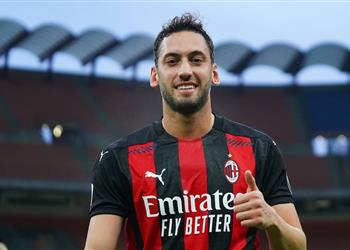 سكاي تشالهانوجلو قد ينتقل إلى يوفنتوس في الصيف