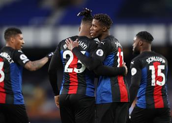 فيديو كريستال بالاس يفرض التعادل الإيجابي على إيفرتون في الدوري الإنجليزي