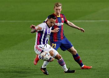 دي يونج بعد الفوز على بلد الوليد توترت قبل هدف ديمبلي وتجنبت الأخطاء للمشاركة في الكلاسيكو