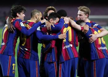 ميرور برشلونة يستعد لبيع تسعة لاعبين في انتقالات الصيف