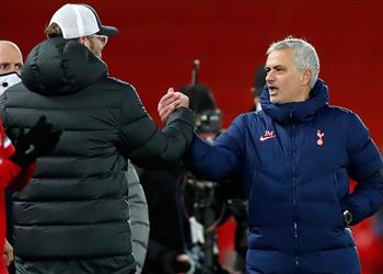 توتنهام وليفربول يتصارعان على ضم م هاجم فيورنتينا