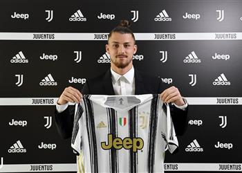 رسمي ا يوفنتوس يجدد عقده نجمه الشاب دراجوسين