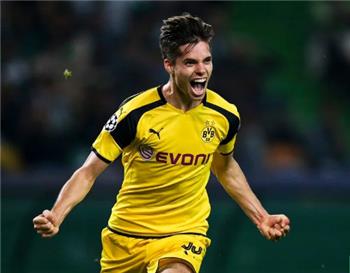 تقارير الميركاتو بعد رغبة جوارديولا في ضمه دورتموند يضاعف قيمة فيجل لـ60 مليون يورو