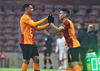 تقارير تركية مدرب جالطة سراي يفضل فالكاو على مصطفى محمد أمام كاراجومروك