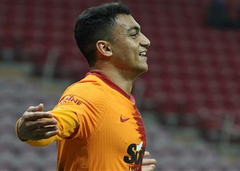 موعد والقنوات الناقلة لمباراة جالطة سراي وفاتح كاراجومروك اليوم في الدوري التركي