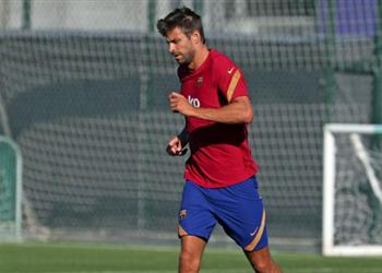 آس الكورتيزون يجهز بيكيه لمباراة الكلاسيكو بين برشلونة وريال مدريد