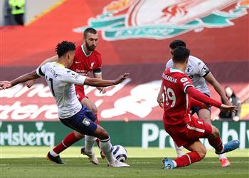 واتكينز بعد خسارة أستون فيلا أمام ليفربول لم يحالفنا الحظ وطفلي سبب احتفالي