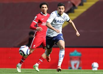 مدرب أستون فيلا تريزيجيه تألق أمام ليفربول ونشعر بالقلق بشأن إصابته