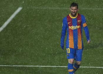 ميسي لحكم مباراة ريال مدريد وبرشلونة تكلم باحترام
