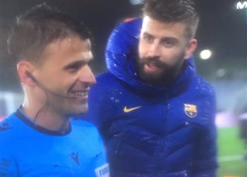 اتهام بسوء السلوك حكم الكلاسيكو يسرد واقعة بيكيه في تقريره