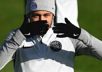 تصرف غريب من نيمار مع باريس سان جيرمان قبل التوقف الدولي