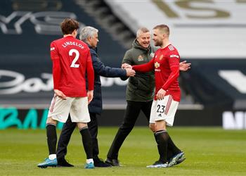 ماكتومناي بعد الفوز على توتنهام سولشاير طالبنا بالهدوء وإلغاء هدف كافاني ظلم