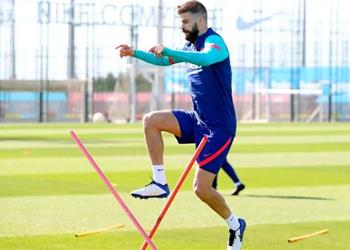 بيكيه يسابق الزمن للمشاركة مع برشلونة في نهائي كأس الملك أمام أتلتيك بلباو