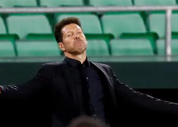 سيميوني يعلق على منافسته مع ريال مدريد وبرشلونة بالليجا بعد التعادل أمام بيتيس