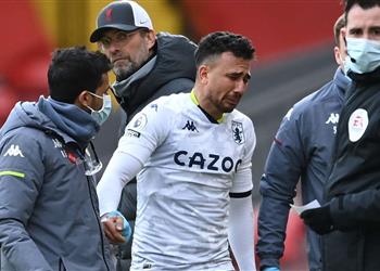 أستون فيلا يعلن خضوع تريزيجيه لجراحة الرباط الصليبي