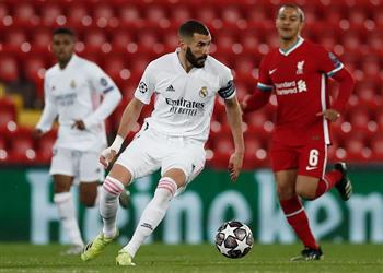 صورة ABC بنزيما تحامل على نفسه خلال مباراة ريال مدريد وليفربول