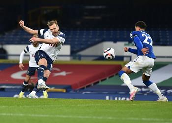 فيديو بثنائية هاري كين وسيجوردسون التعادل يحسم مواجهة توتنهام وإيفرتون