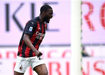 بالفيديو في غياب إبراهيموفيتش ميلان يفوز بشق الأنفس على جنوى