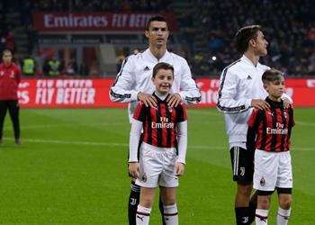 مدير يوفنتوس ينفي التفاوض مع ثنائي ميلان ويوضح موقف رونالدو