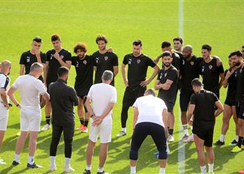 مران الزمالك كارتيرون يشرح للاعبين أخطاء القمة وبرنامج تأهيلي خاص لـ شيكابالا