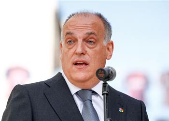 تيباس يرد على بيريز شخص ضائع ودوري السوبر الأوروبي موت لكرة القدم